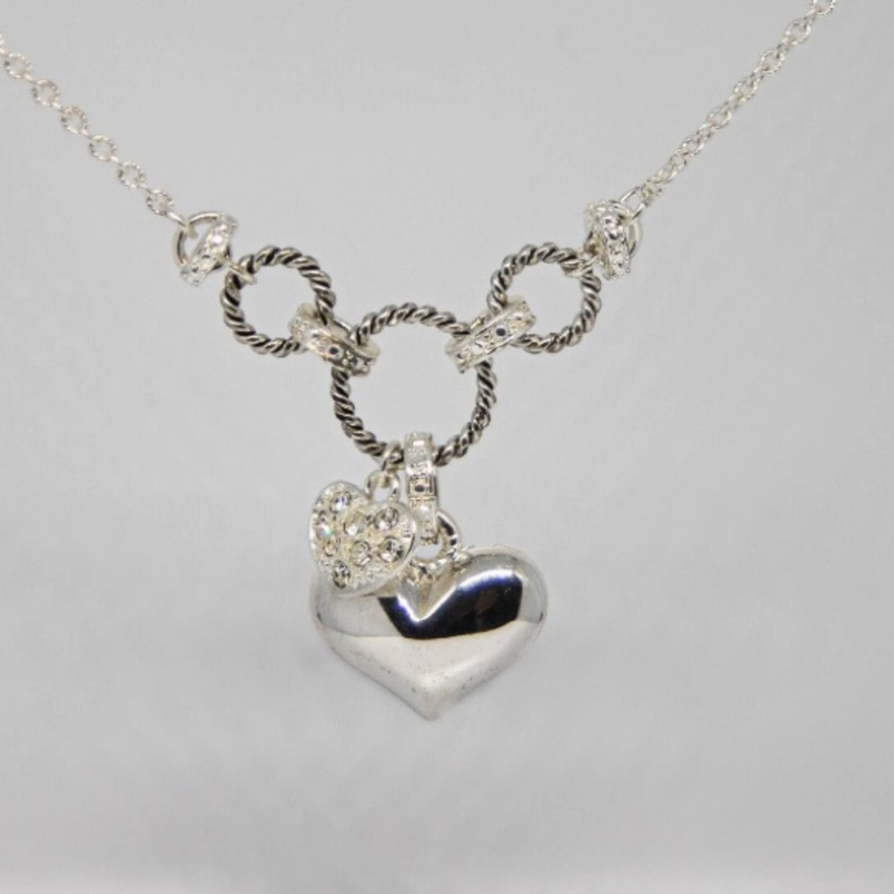 Avon Silver cluster of hearts Heart Pendant charm Necklace choker length